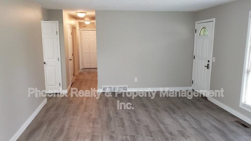 1362 Tipperary St - Photo 3 of 16