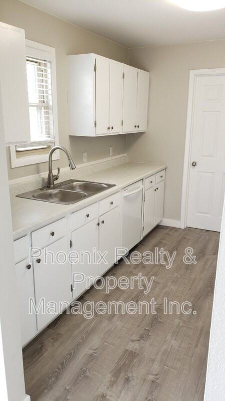 1362 Tipperary St - Photo 6 of 16