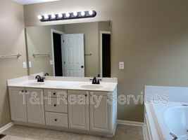 featured image of 11451 Sutton Place Dr E