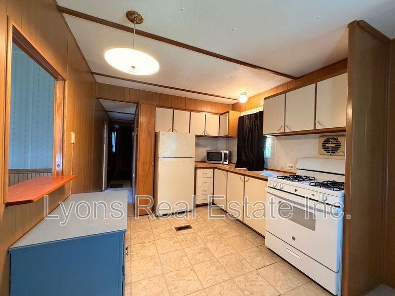 140 Lamplighter Ln - Photo 7 of 16