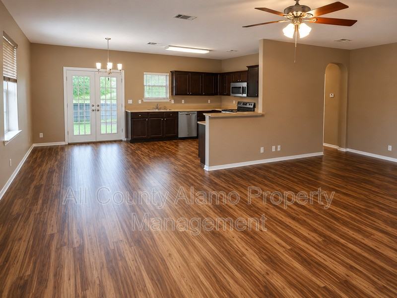 9006 Pinseeker - Photo 3 of 11