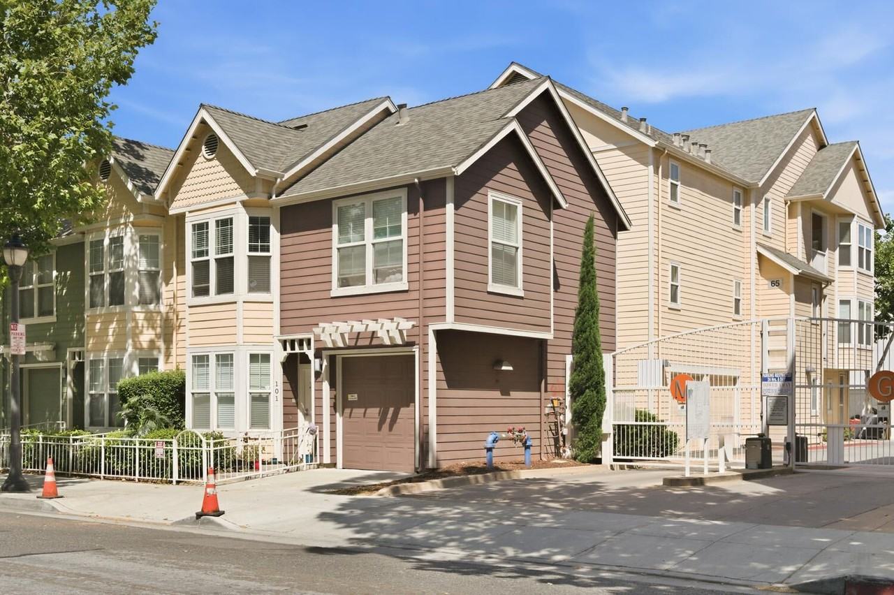 Market Gateway Apartments - Photo 7 of 30