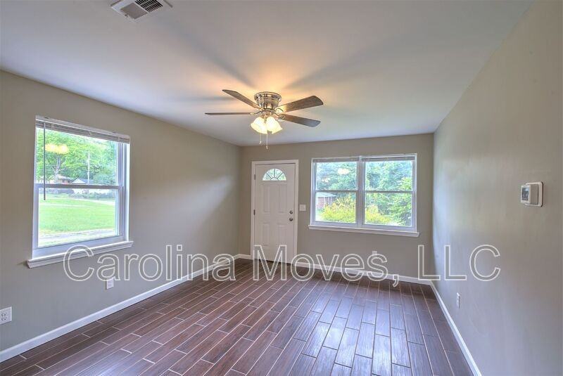 130 Pleasant Dr #A - Photo 3 of 20