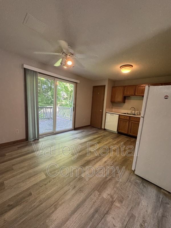 60 High St - Photo 3 of 13