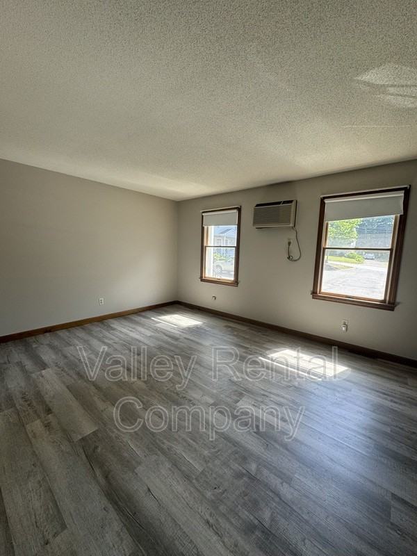 60 High St - Photo 5 of 13