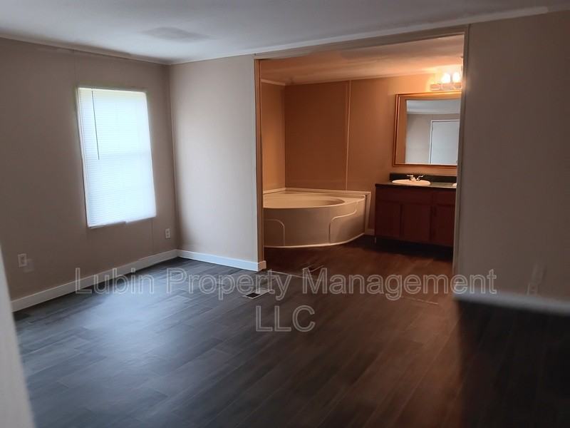 48 Virginia Ave - Photo 4 of 5