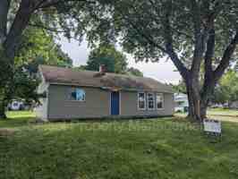 featured image of 926 Houston Dr