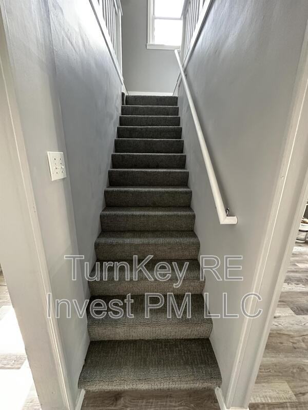 18108 Oakwood Ave - Photo 2 of 11