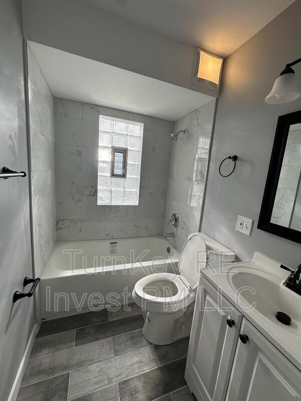 18108 Oakwood Ave - Photo 4 of 11