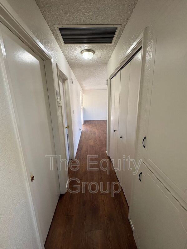 2037 S Tracy Ct - Photo 4 of 20