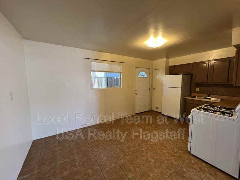 117 E Ellery Ave #3 - Photo 2 of 9