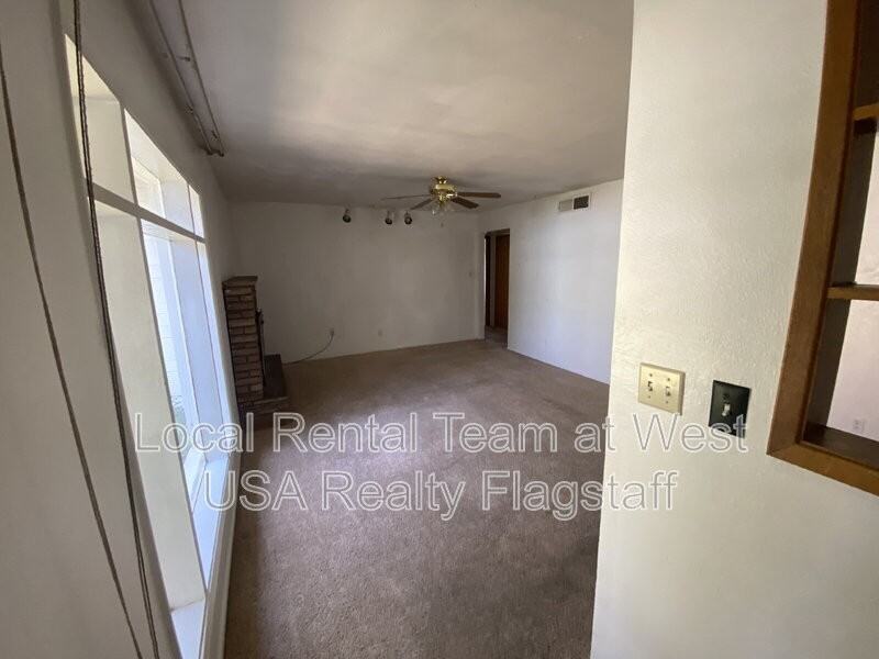 2830 N Schevene Blvd - Photo 2 of 16