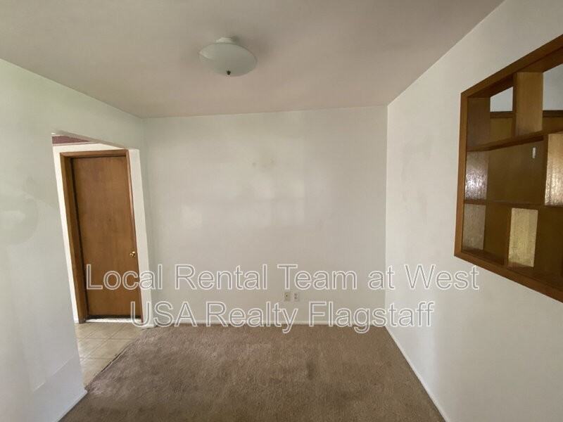 2830 N Schevene Blvd - Photo 4 of 16