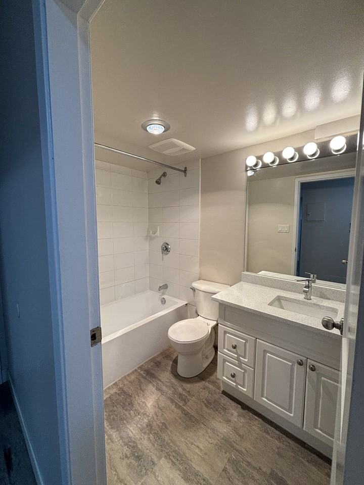 4555 Evergreen Lane #106 - Photo 7 of 11