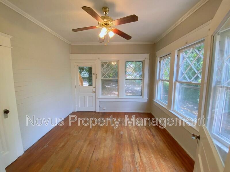 319 College St #A - Photo 5 of 13