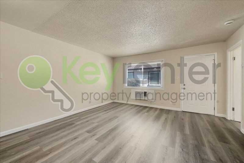1071 Santiago Ave #6 - Photo 5 of 50