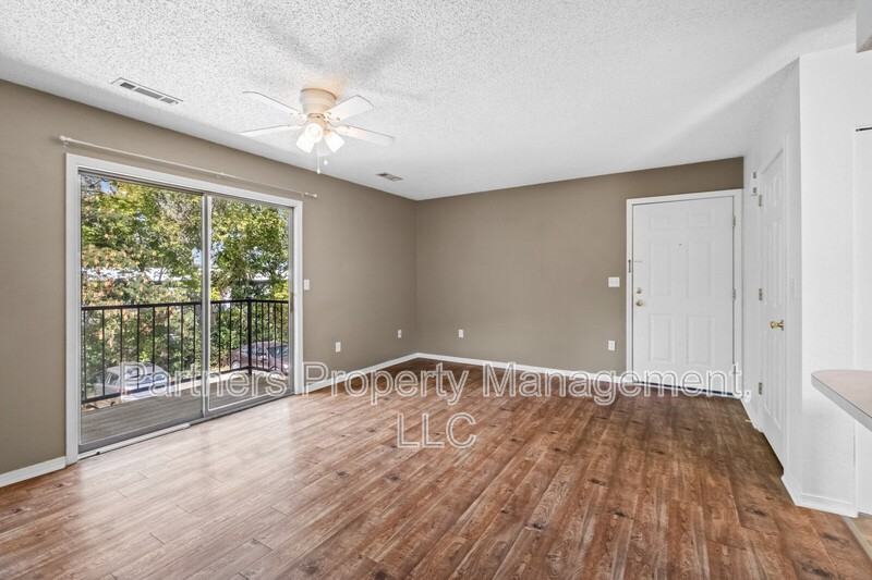1621 N Leverett Ave - Photo 6 of 21
