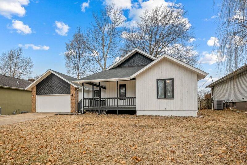 2145 S Todd Ave - Photo 3 of 33