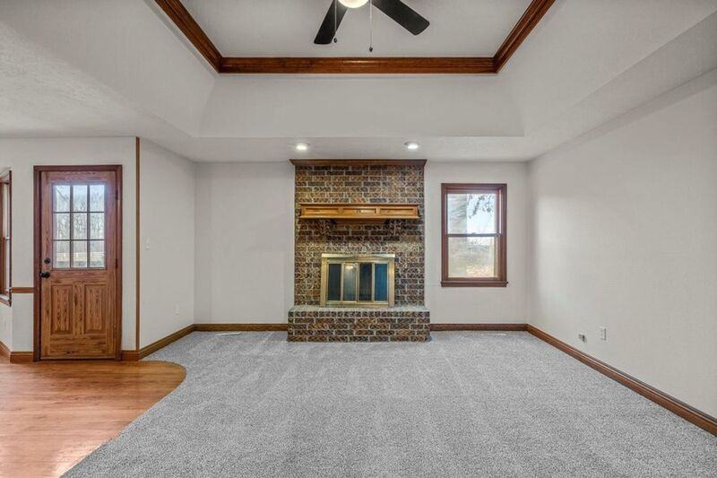2145 S Todd Ave - Photo 5 of 33