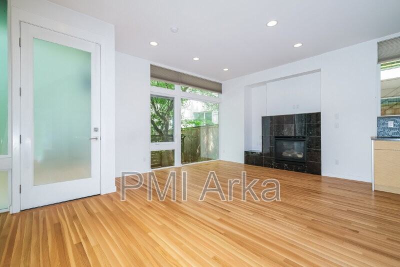11336 40th Ave Ne - Photo 3 of 17
