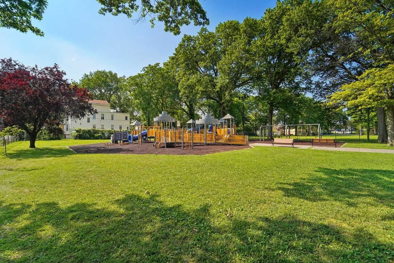 PEEK Arlington Grove, LLC - Photo 7 of 21