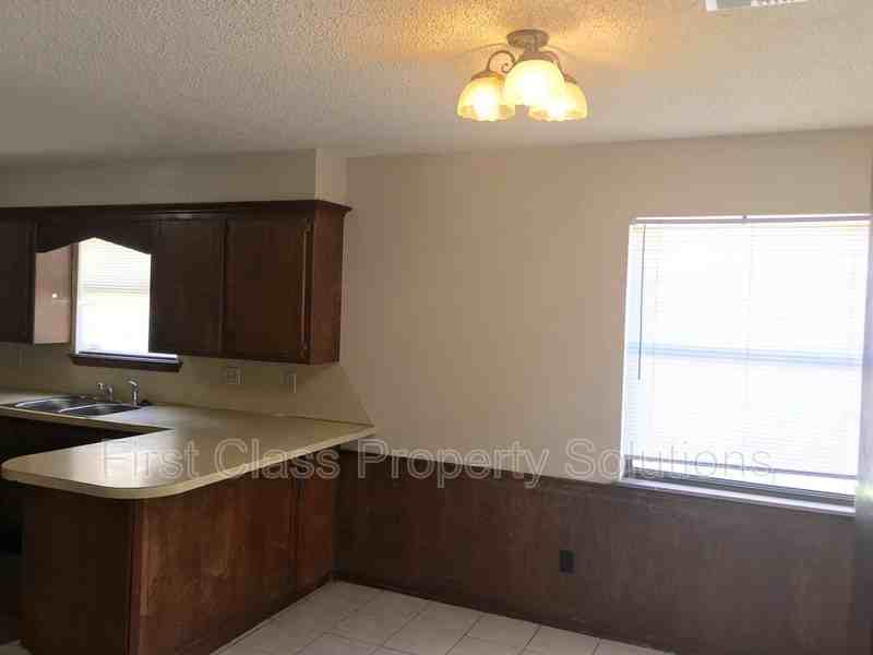 513 Nw 114th St - Photo 3 of 16