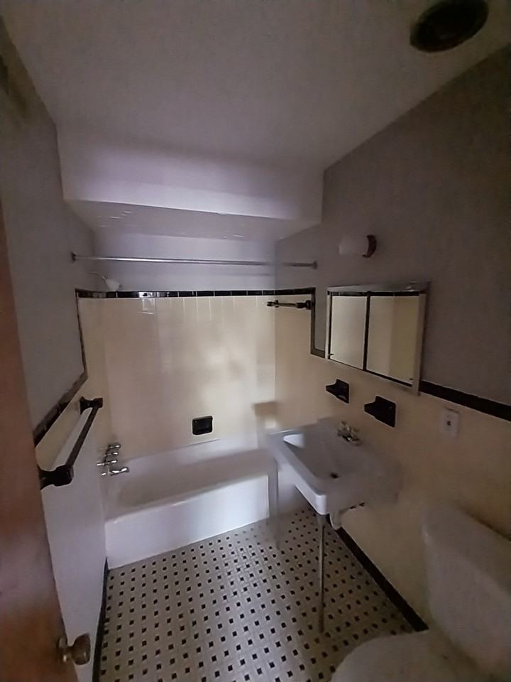 17808 Lakeshore Boulevard - Photo 5 of 8