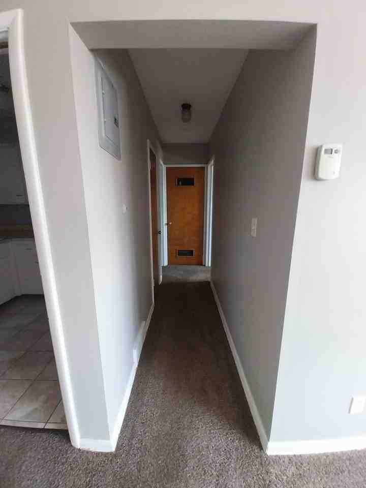 17808 Lakeshore Boulevard - Photo 7 of 8