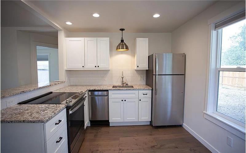 2765 W Lemhi St - Photo 5 of 12
