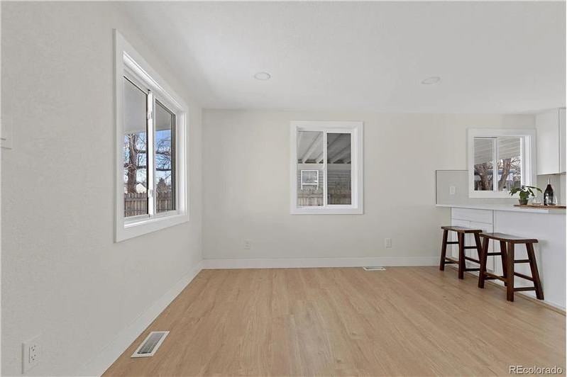5423 Saulsbury Ct - Photo 2 of 16