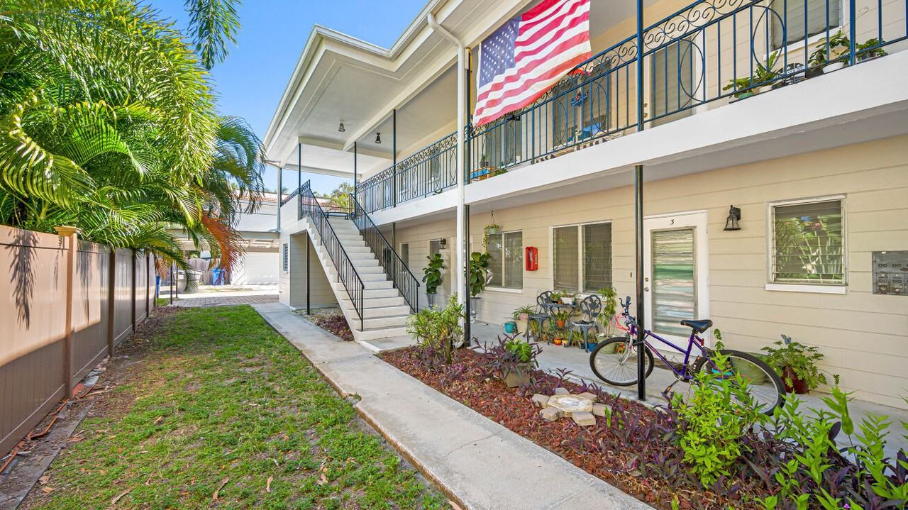 The Corvette Apartments - Photo 2 of 6