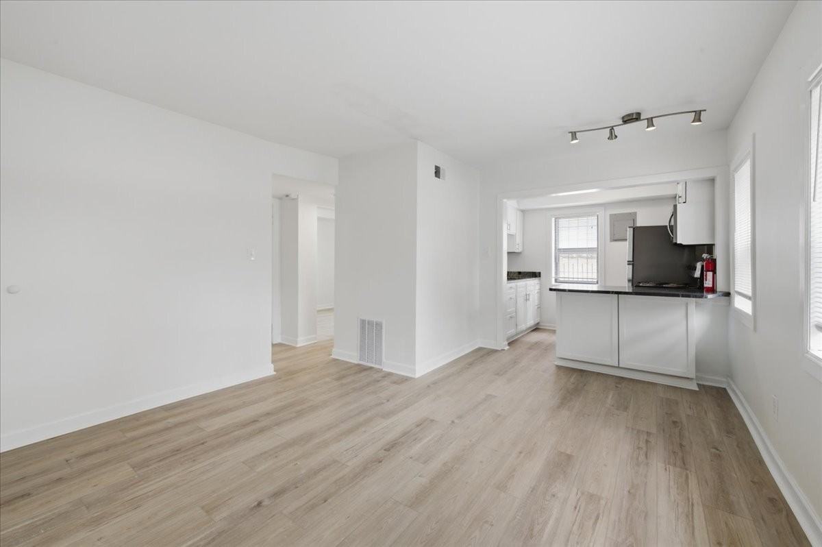 Morton Place - Photo 5 of 30