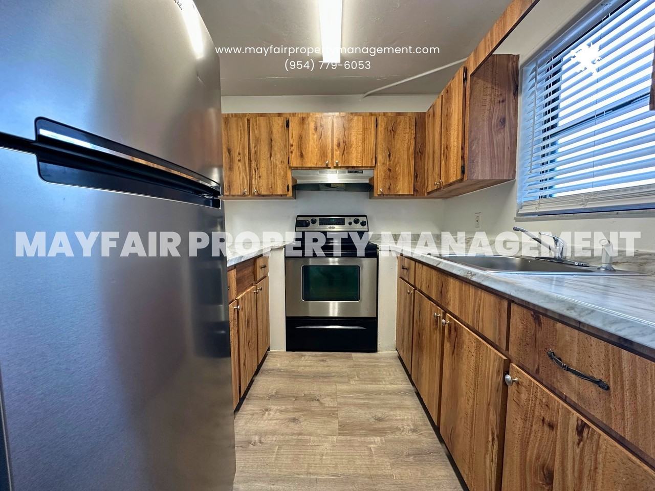 928 South Federal Highway - Photo 2 of 16