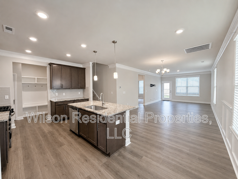 216 Stamm Dr - Photo 3 of 12