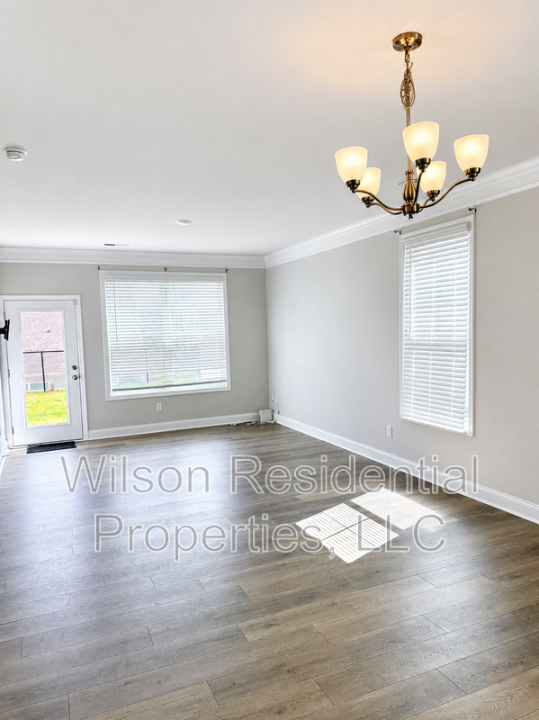 216 Stamm Dr - Photo 4 of 12