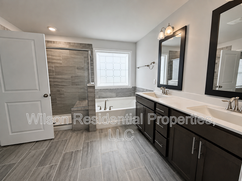 216 Stamm Dr - Photo 6 of 12