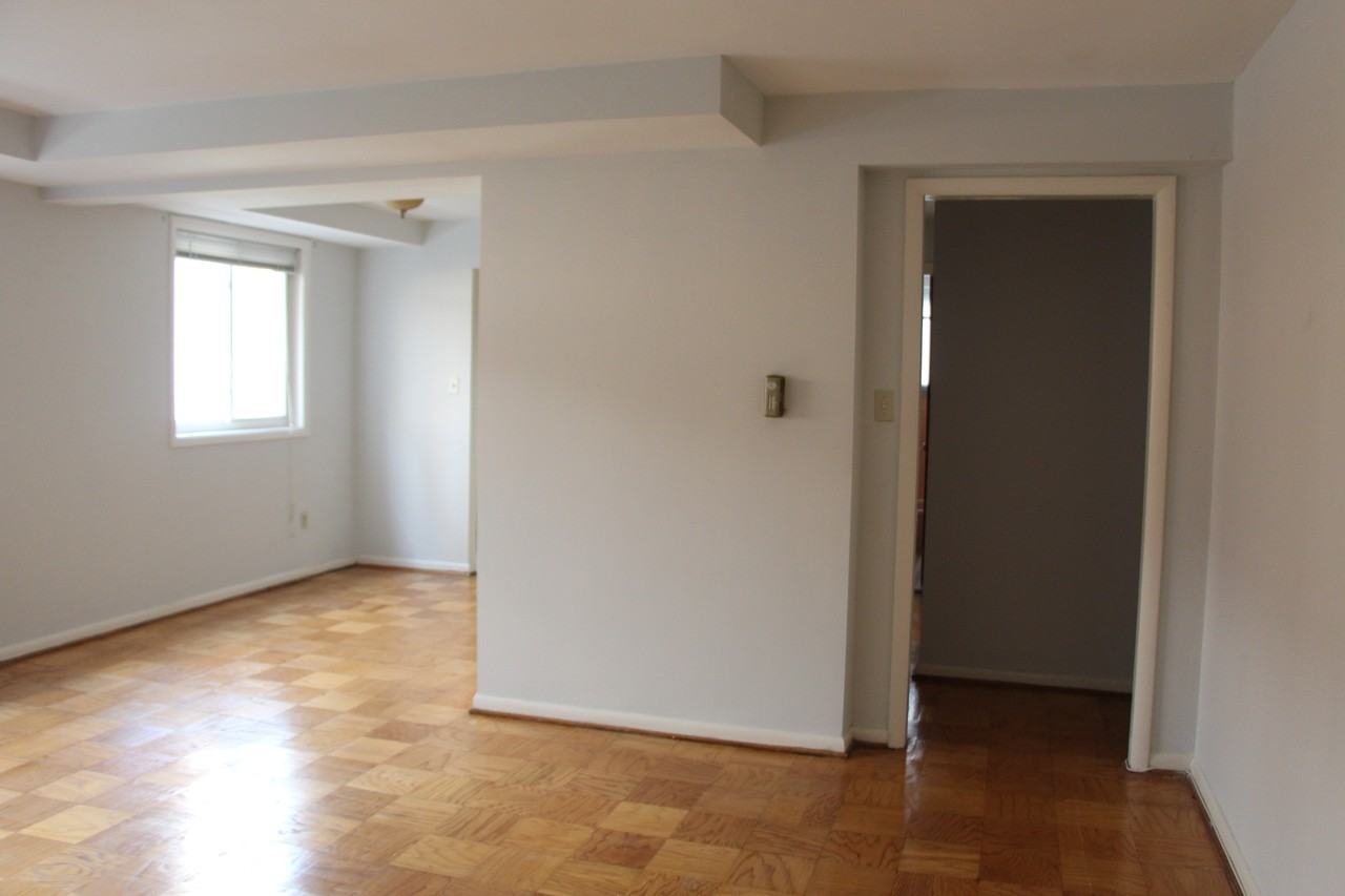 Ballston Gardens - Photo 2 of 40