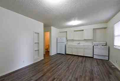 805 West Hastings Avenue - Photo 2 of 5