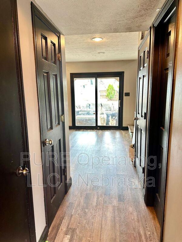 5018 S 163rd St - Photo 4 of 47