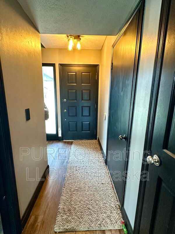 5018 S 163rd St - Photo 5 of 47