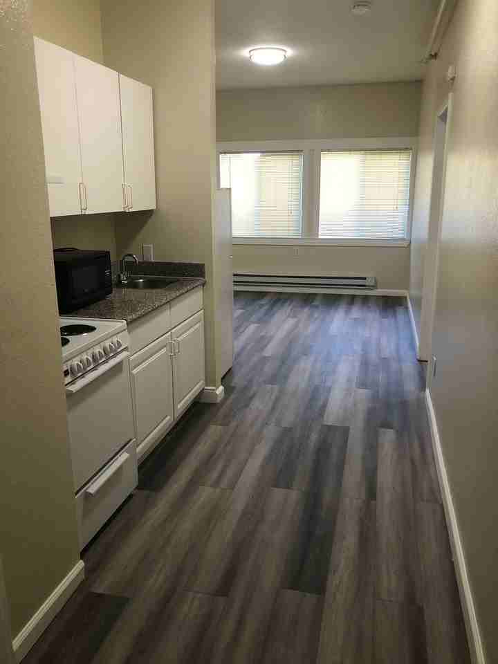 2070 University Avenue - Photo 5 of 13