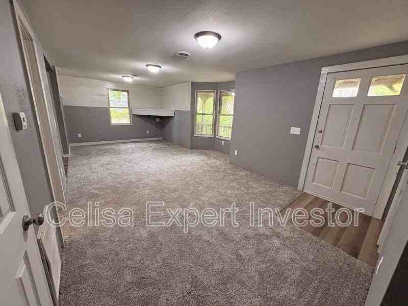 1419 Huestis Ave - Photo 2 of 6