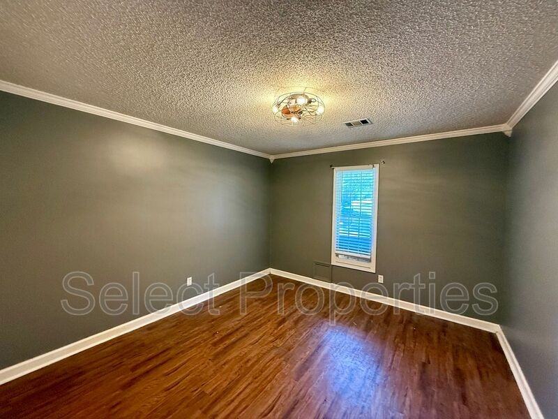 1401 Elmdale Pl #A - Photo 4 of 5