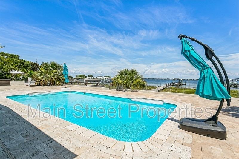 231 Sabine Dr - Photo 2 of 41