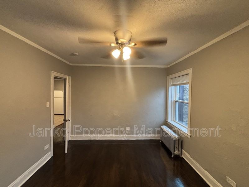 9453 S Loomis St #304 - Photo 4 of 5