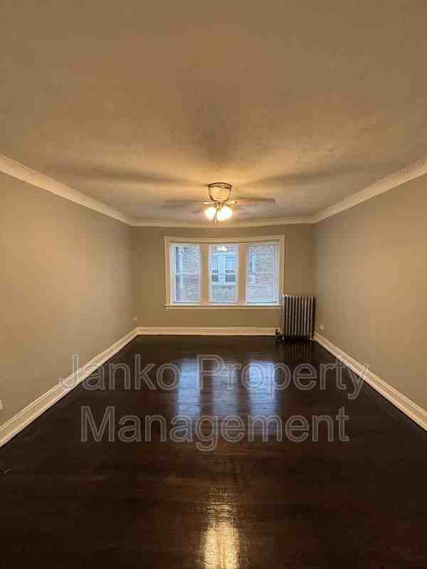 9453 S Loomis St #304 - Photo 5 of 5