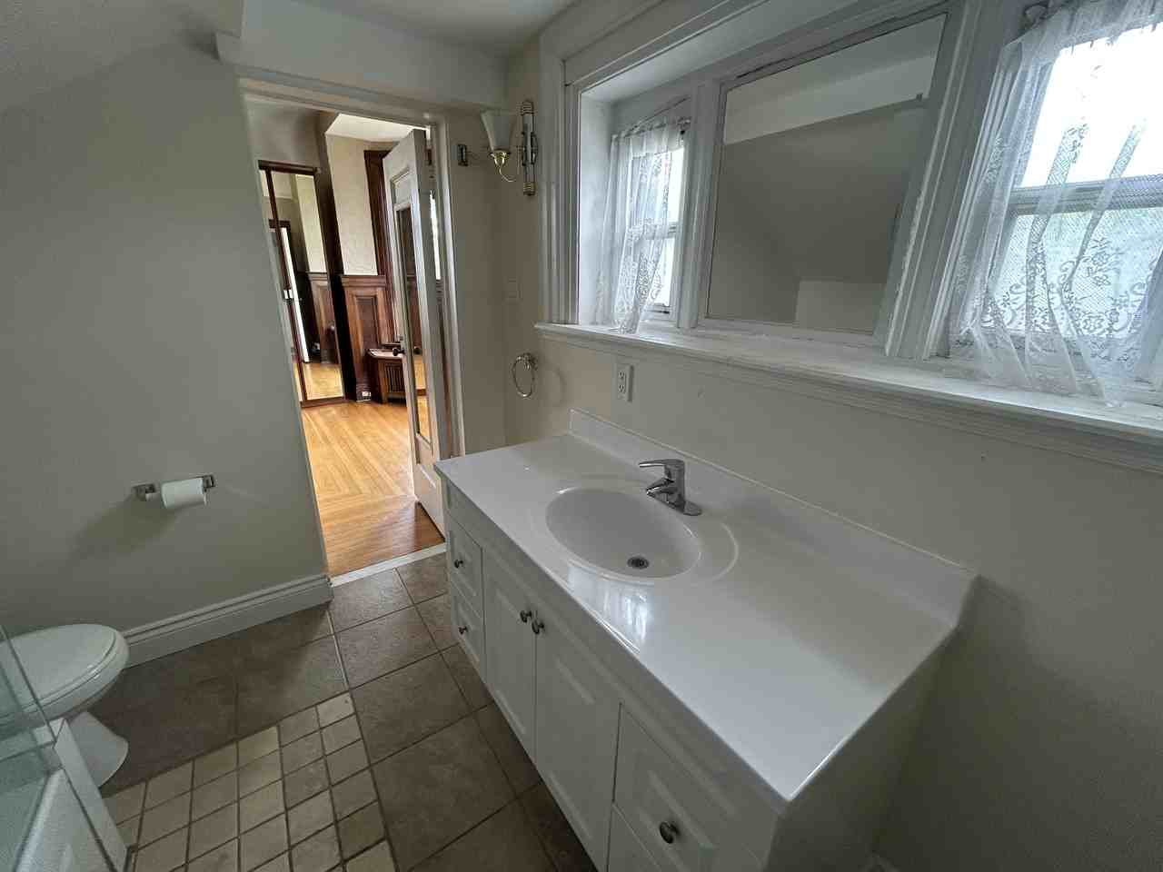 646 Broadview Avenue #100c - Photo 7 of 8