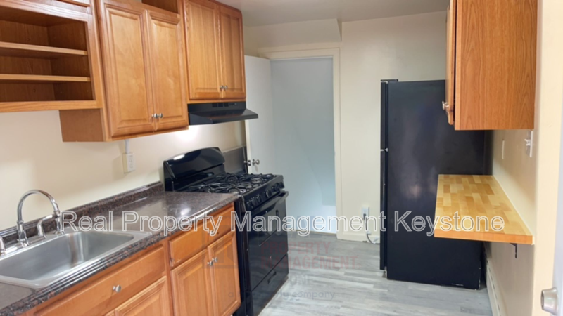 305 Greenlee Rd - Photo 3 of 22