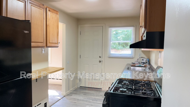 305 Greenlee Rd - Photo 4 of 22