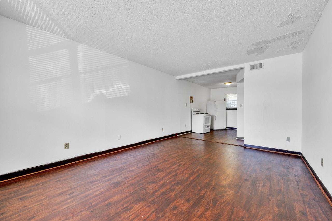 313 Beta Street South - Photo 7 of 20